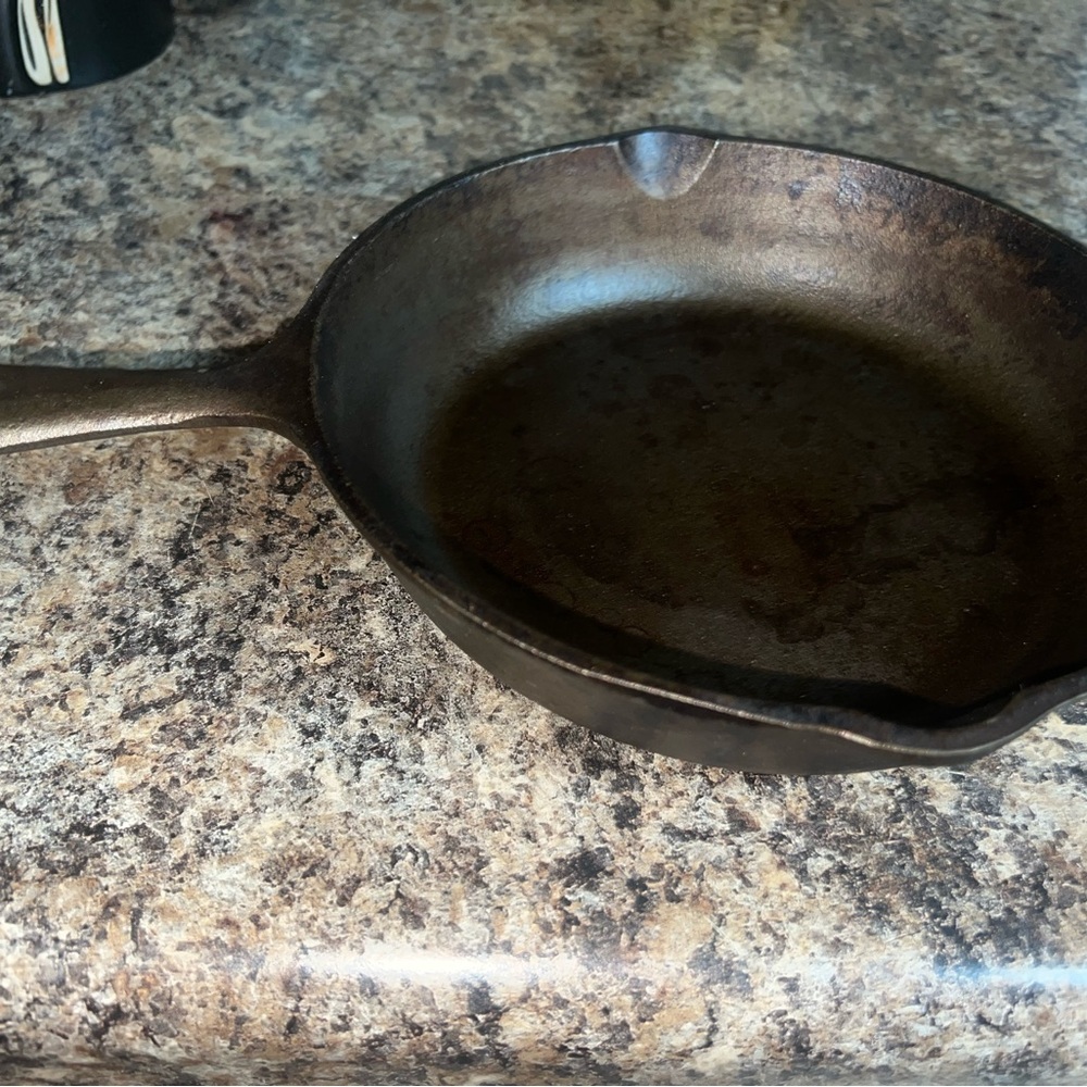 Source Unknown Cast Iron Skillet - Dark Brown